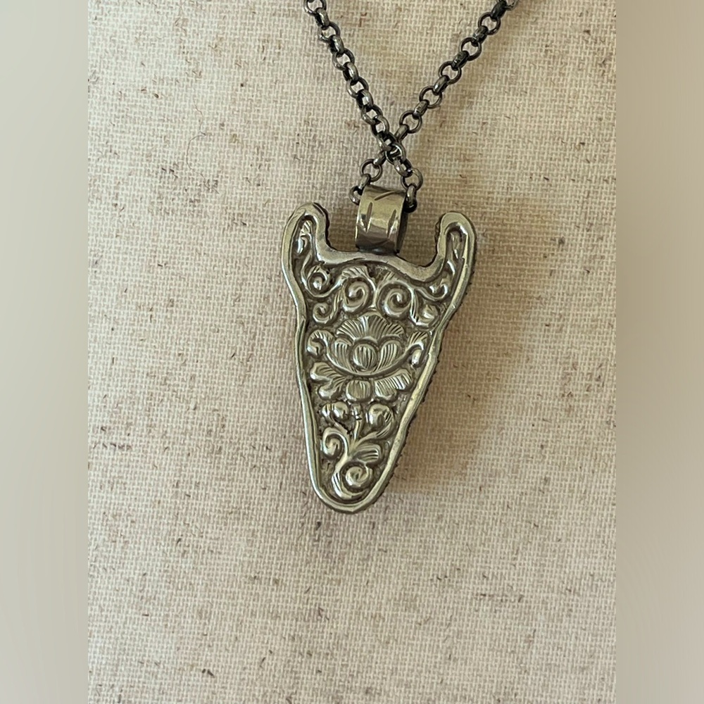 Bison Skull pendant carved bone & silver necklace hand made - Picture 4 of 9